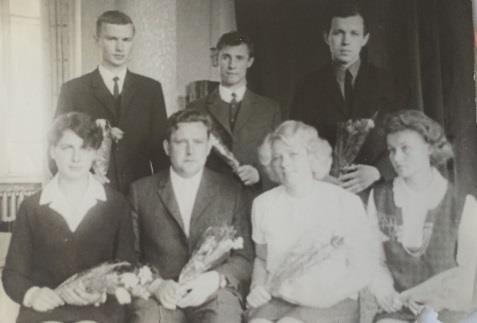 Pirmieji mokytojai 1967 m. mokiniai ir mokytojai Mokyklos choras 1969 m. I-oji akordeonistų laida 1971 m. Mokslo metų užbaigimas 1976 m. 1966 m. rugpjūčio 10 d.