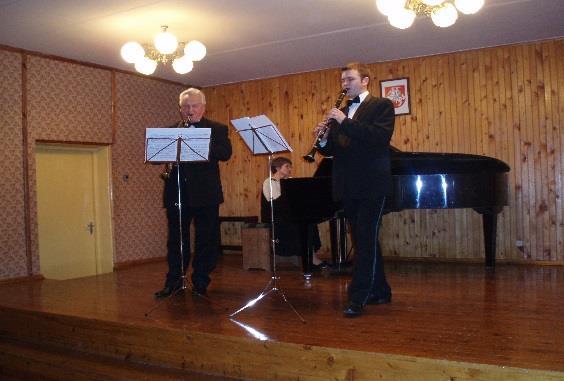 Taip pat prizines vietas iškovojo ir vėlesniuose konkursuose, tarptautiniame pučiamųjų instrumentų konkurse Ventus musicele.