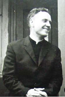 KAIMYNAI. ANYKŠČIAI IR ROKIŠKIS Kunigas Albertas. Gyvieji pėdsakai Tautvydas KONTRIMAVIČIUS Albertas Juozapas TALAČKA (1921-1999) kunigas monsinjoras, švietėjas ir mecenatas. Gimė 1921 m.