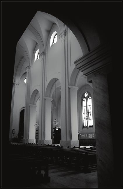 Eklektinėje Švč. Merelės Marijos Nekalto Prasidėjimo bažnyčioje yra nemaža pažymėtinų religinio meno elementų. Tai XVIII XIX a. paveikslai (atkeliavę čia iš sovietiniu laikotarpiu uždarytos šv.