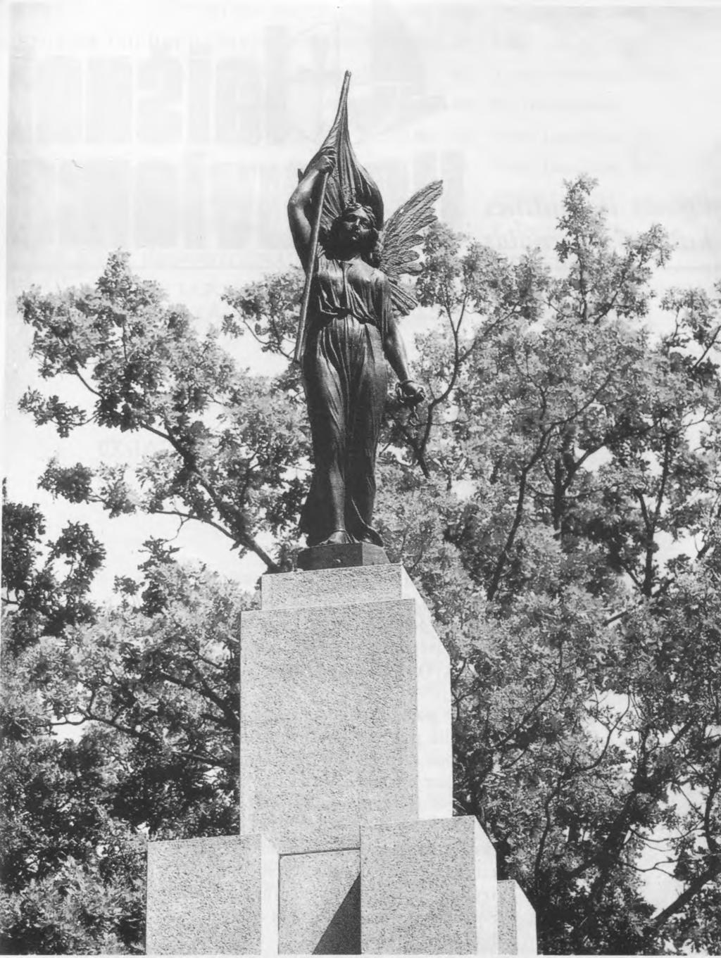 Atstatytoji Laisvės statula