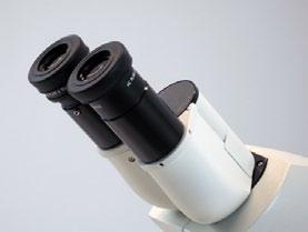 Antdėklai eigu nešiojate akinius, akių antdėklus Jgalite palikti nuleistus, kai naudojatės mikroskopu.