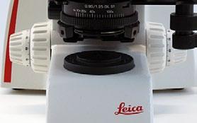 Koehler darbinis apšvietimas Skleidžiamasis apšvietimas Leica DM750 M naudojami du kondensatoriai, kad skleidžiamasis apšvietimas