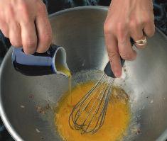 Kai Amerikos sveikatos ministerija uždraudė valgyti žalius kiaušinius dėl pavojaus užsikrėsti salmonelėmis, kai kurie virėjai naudoja pasterizuotus