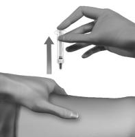 3 Ištraukite adatą Odą aplink injekcijos vietą laikydami ištemptą ar suspaustą, ištraukite adatą.