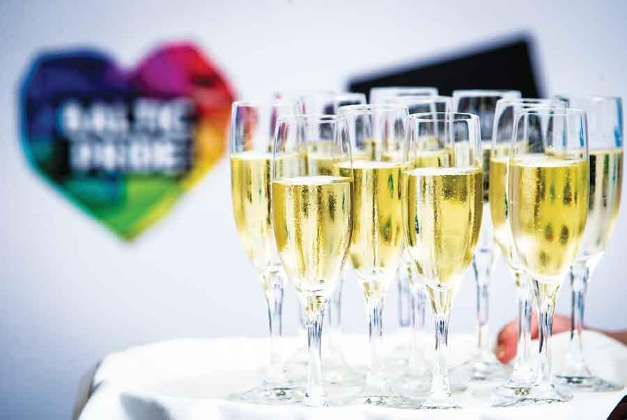 Šampano taurės Gala vakarienės svečiams Glasses of